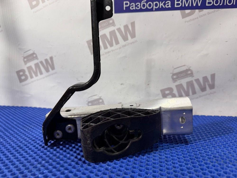 Кронштейн усилителя правый BMW F30, F32, F36 М-Тех