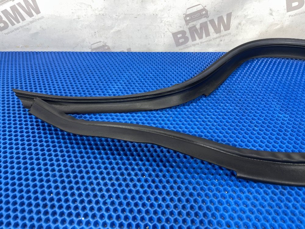 Передний уплотнитель капота BMW F30, F80 с Японии