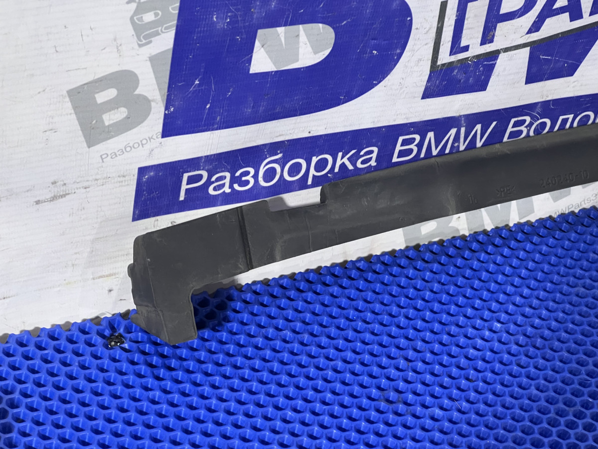 Уплотнитель крыла BMW F10, F11, F18 Правый