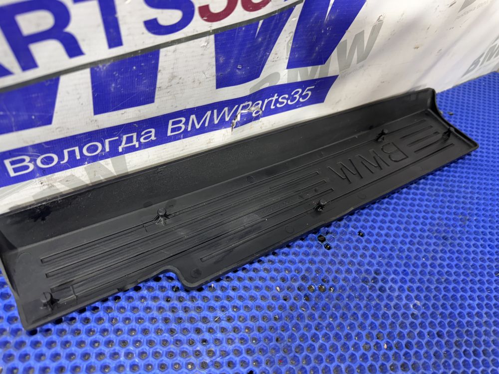 Защитная накладка BMW E60, E90, E70, E84