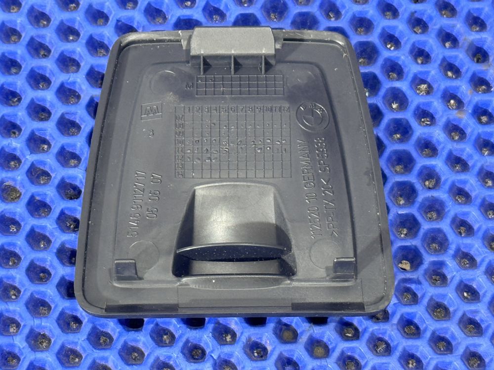 Заглушка задней полки BMW F10, F01, F06