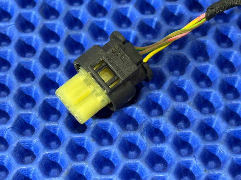 Фишка парктроника BMW F10, F01, F07