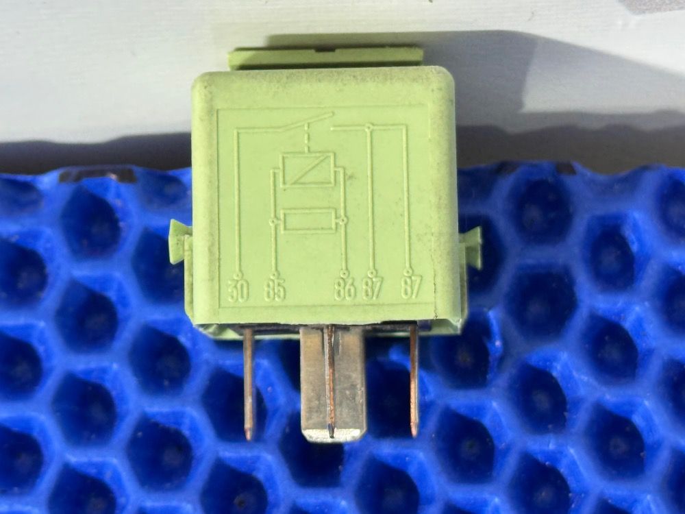 Реле BMW E60, E90, E70, F10, F01, F30, E30, E46