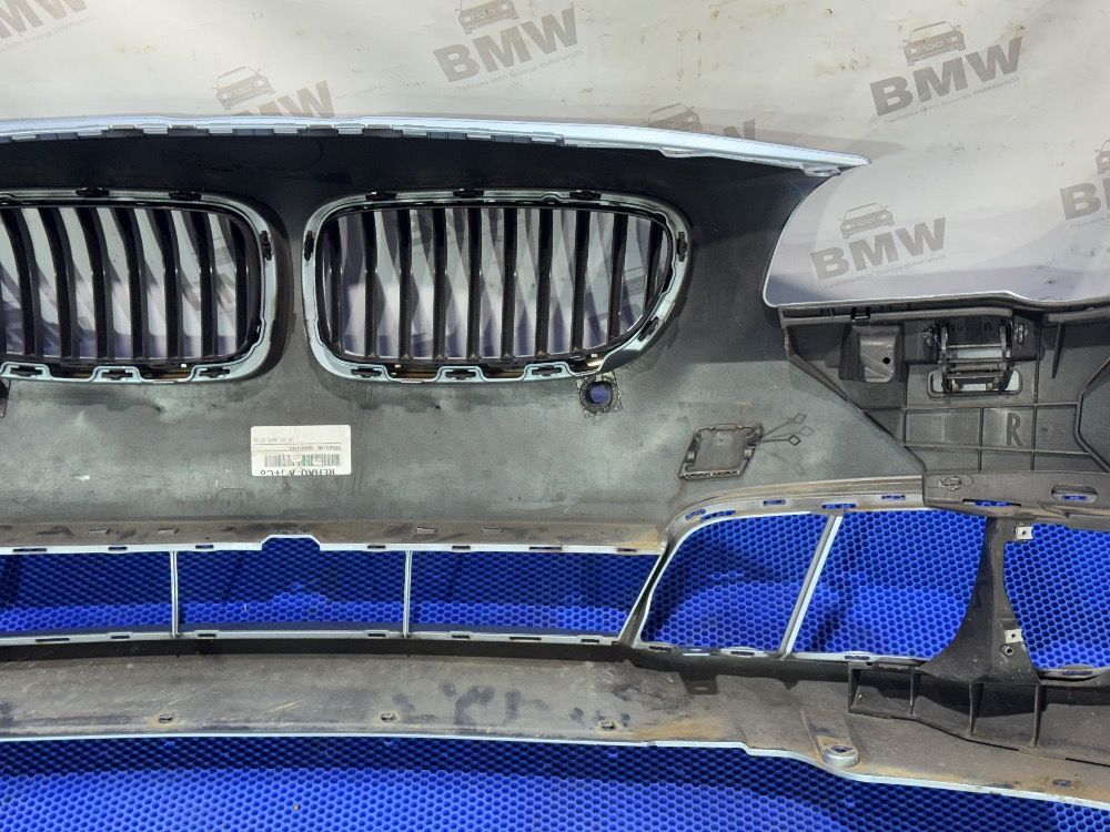 Оригинальный бампер BMW F10 рестайл LCI  дефекты