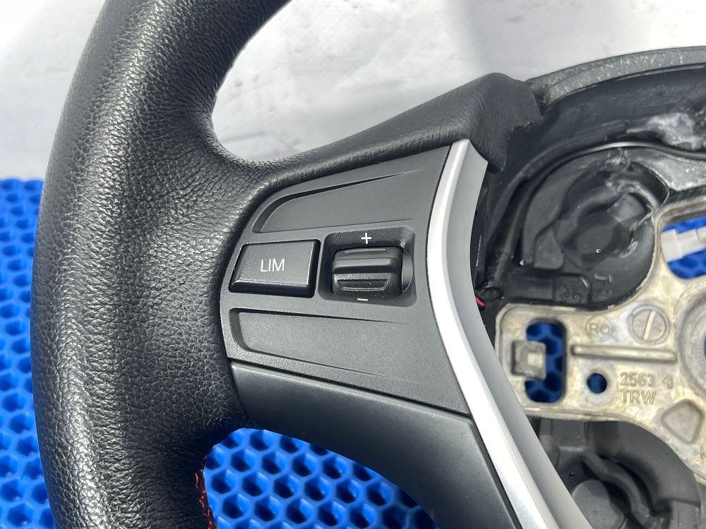 Спорт руль BMW F30, F20 без обогрева в родной коже