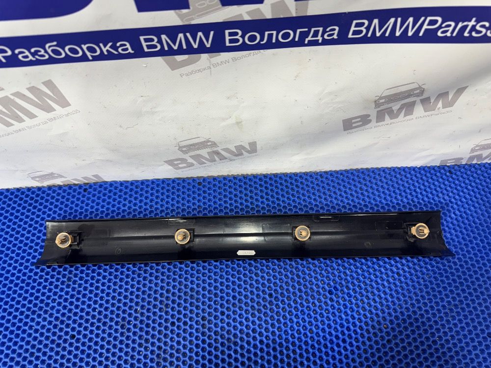 Накладка порога BMW E60 с царапинками