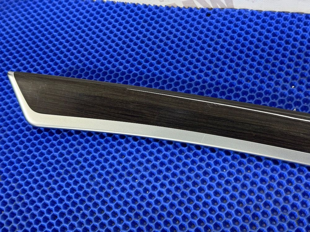 Накладка правой двери BMW F10 Fineline