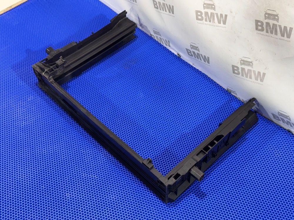 Рамка радиаторов BMW F10, F01