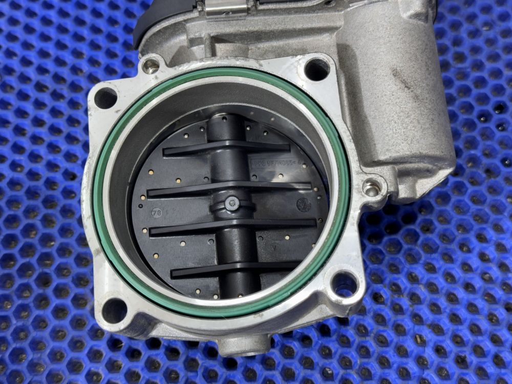 Дроссельная заслонка BMW E60 LCI , F01, F10, E70