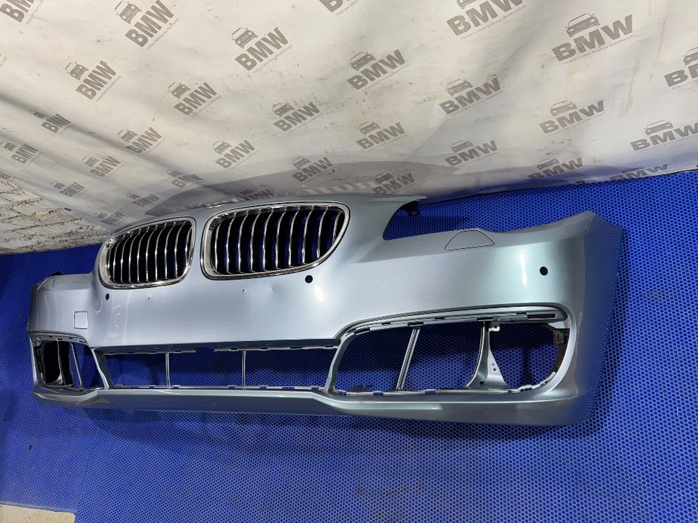 Оригинальный бампер BMW F10 рестайл LCI  дефекты