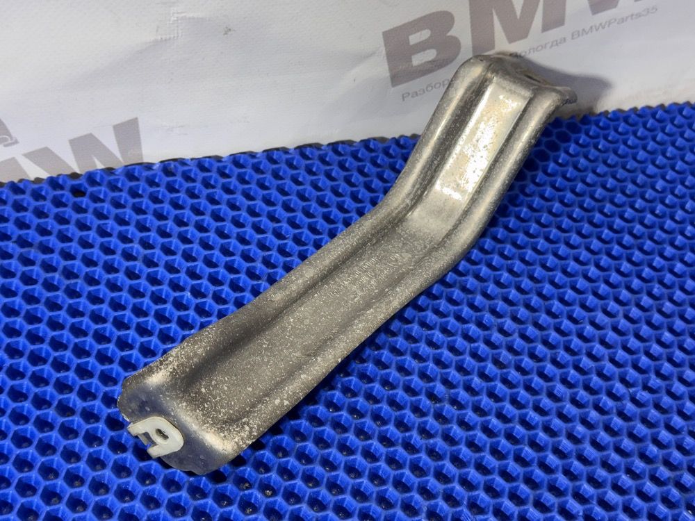 Кронштейн защиты бака BMW F10, F07, F01