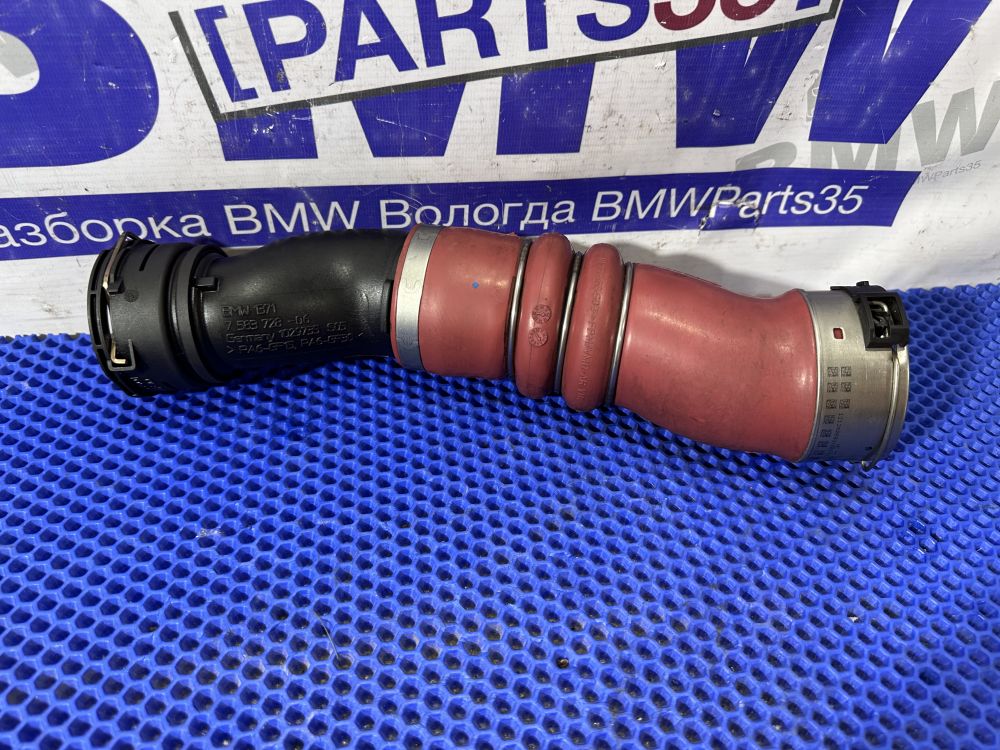 Патрубок интеркулера BMW F10, F07, F01 мотор N55