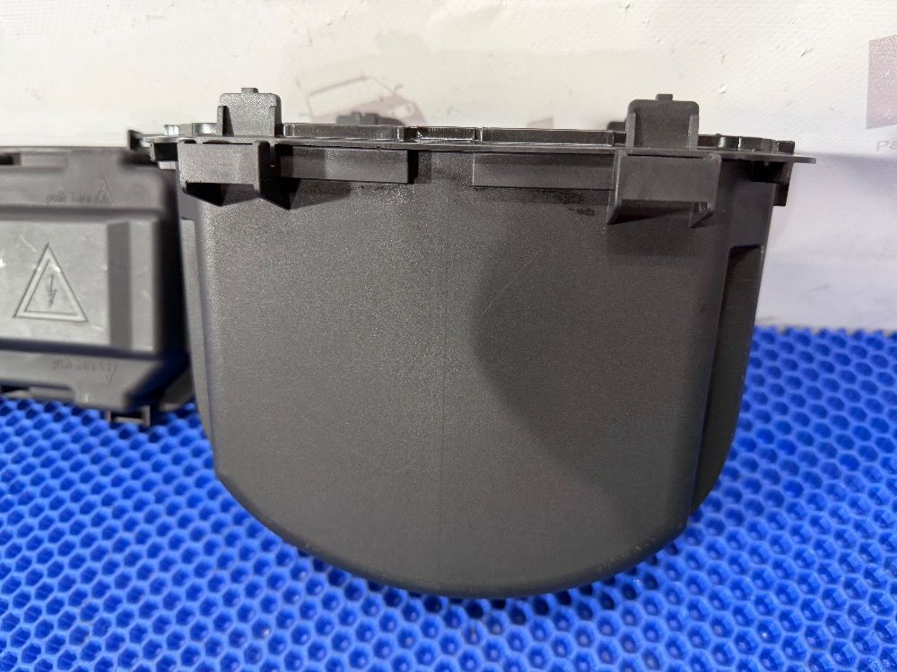 Корпус блока предохранителей BMW F30, F20, F32