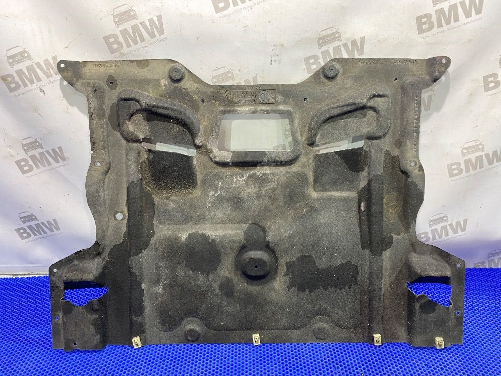 Пыльник мотора BMW F10, F01, F07 дефект