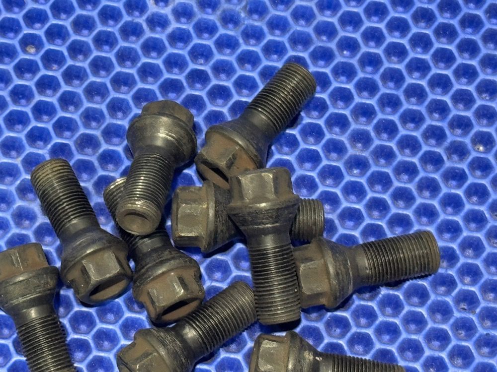 10 колёсных болтов BMW F10, F30, F01, G30