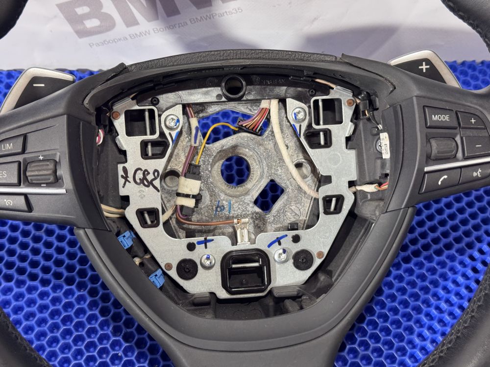 М руль  BMW F10 без обогрева, лепестки