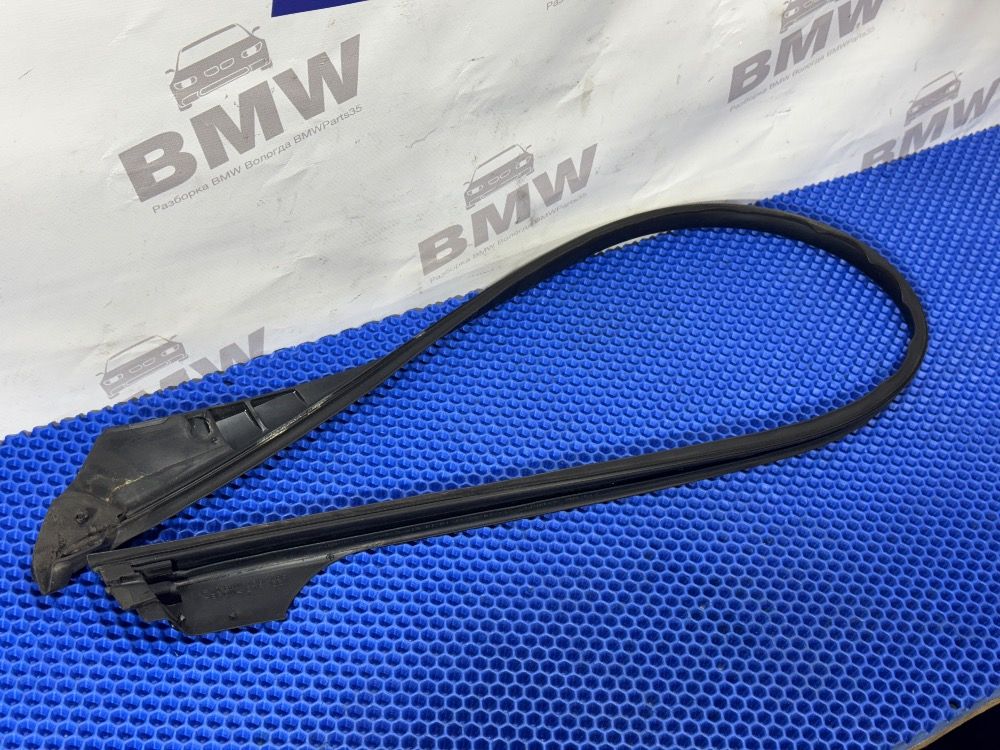 Резинка правой двери BMW F10 верхняя