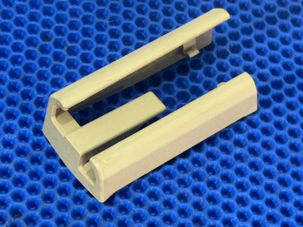 Правая накладка салазки F10 LCI, F01 LCI, F07 LCI