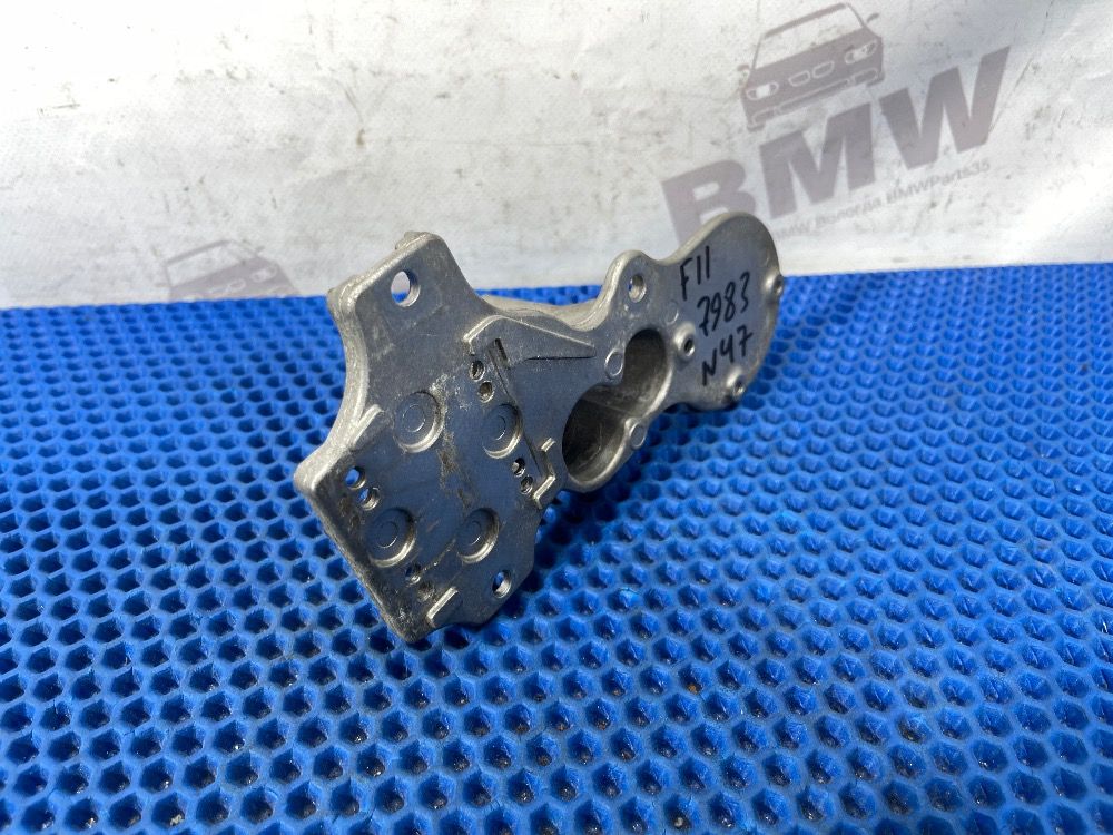 Кронштейн дополнительной помпы BMW F10, F15, F25