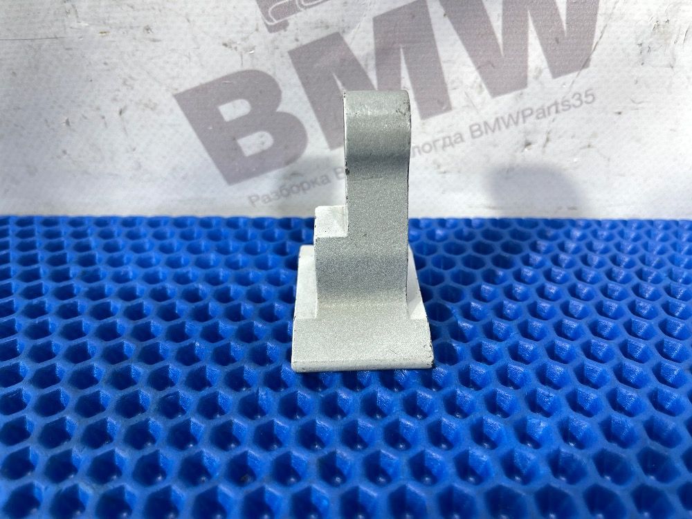 Петля передней правой двери верхняя BMW F30, F20
