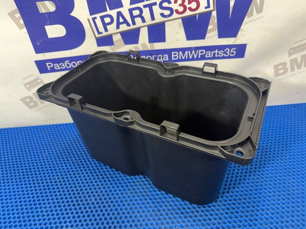 Ящик багажного отделения правый BMW F10