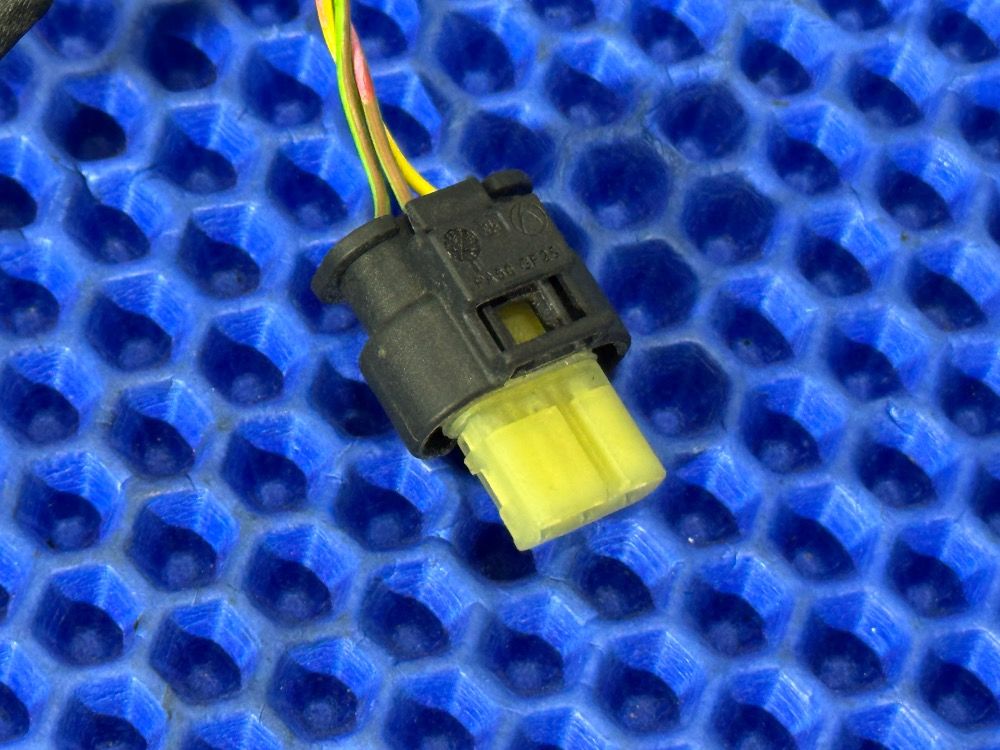 Фишка парктроника BMW F10, F01, F07