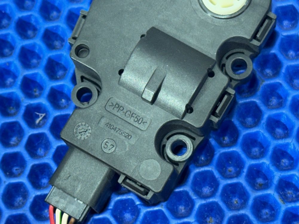 Сервопривод отопителя BMW F10, F11, F07, F01