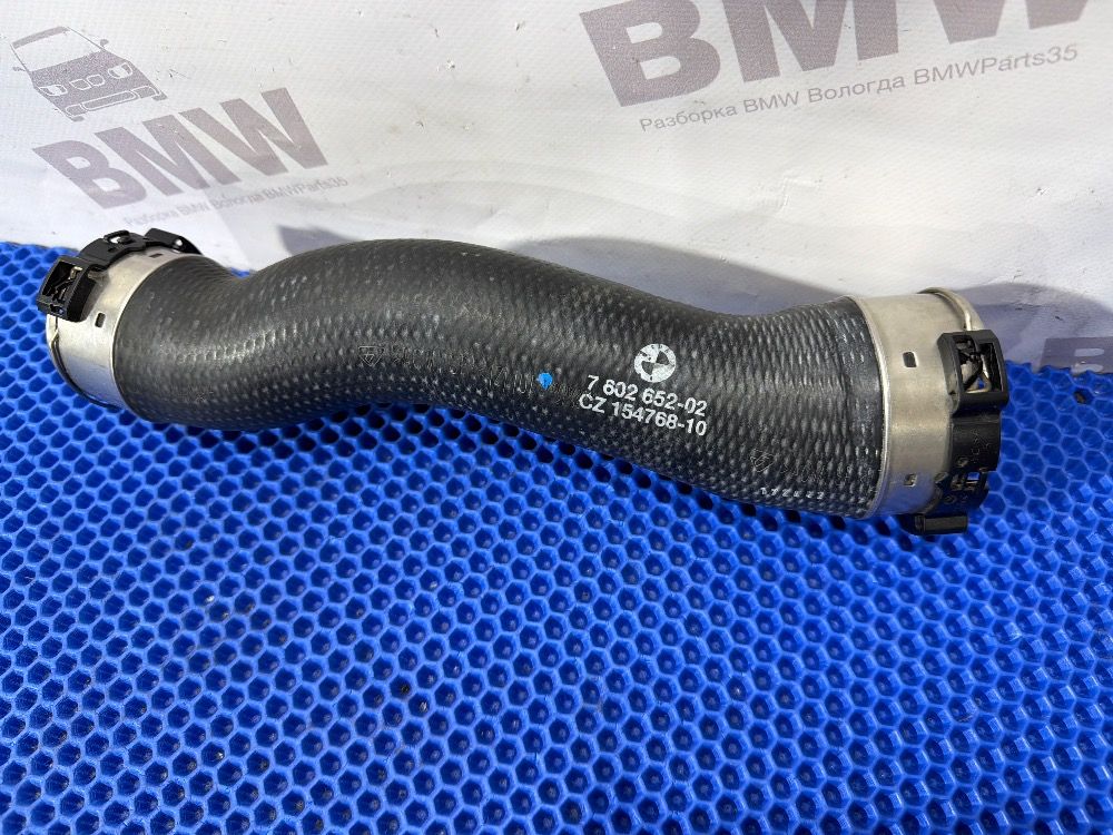 Патрубок интеркулера BMW F30, F32, F34, F20 N55