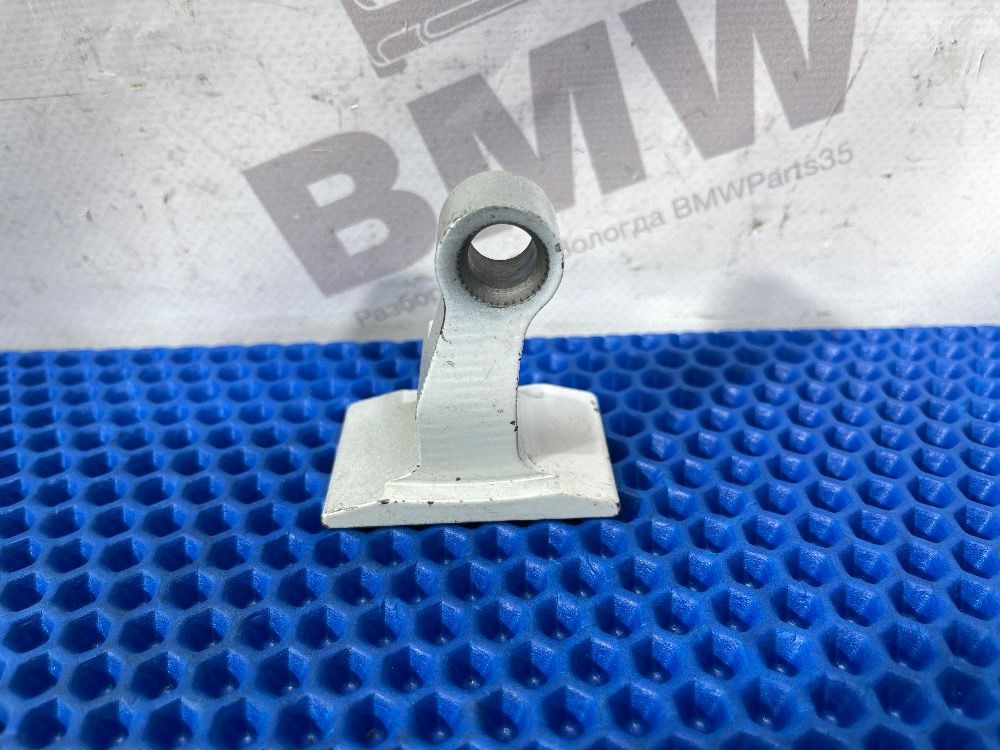 Петля передней правой двери верхняя BMW F30, F20