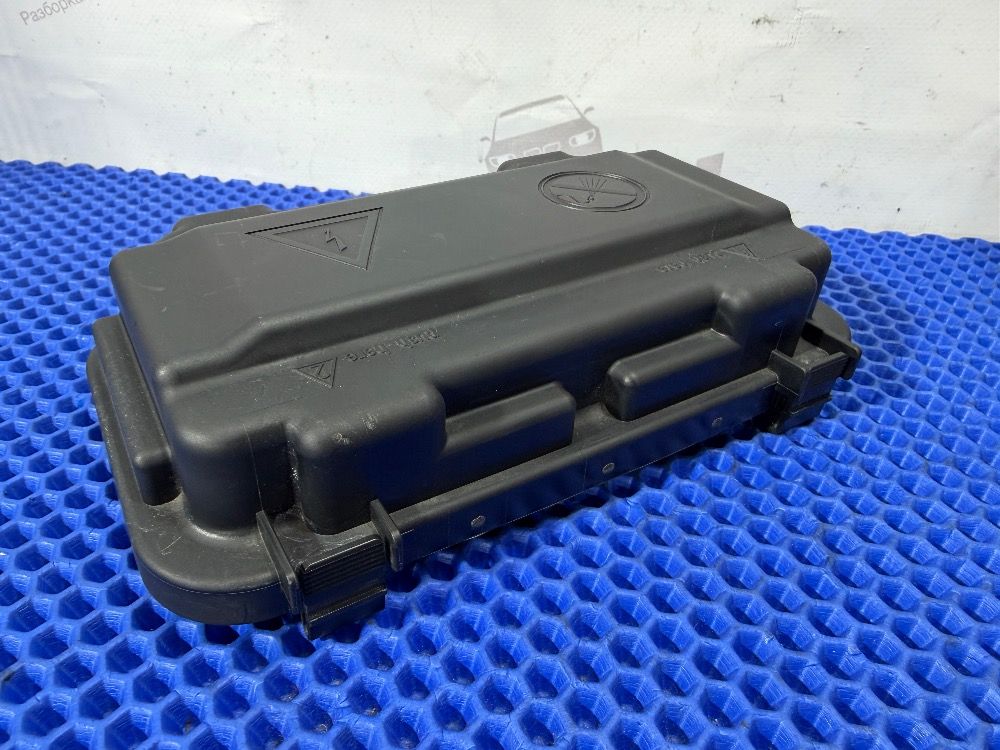 Корпус блока предохранителей BMW F30, F20, F32