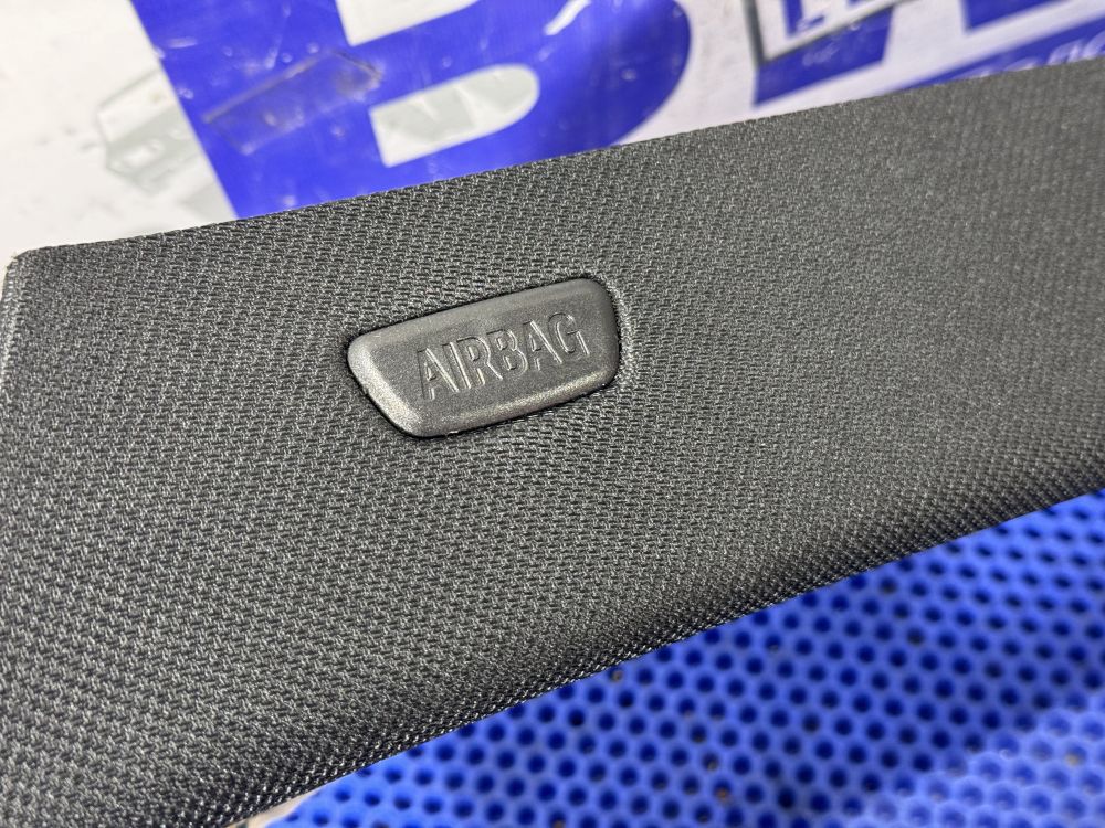 Обшивка левой стойки BMW F10 ANTHRAZIT
