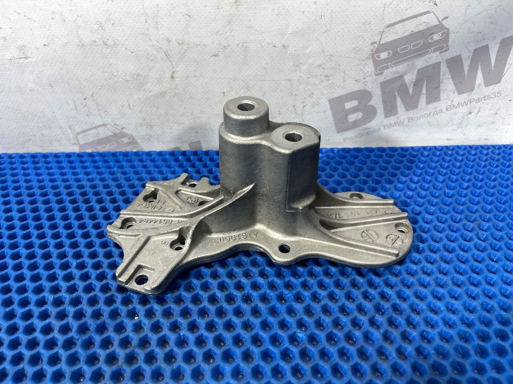 Кронштейн дополнительной помпы BMW F10, F15, F25