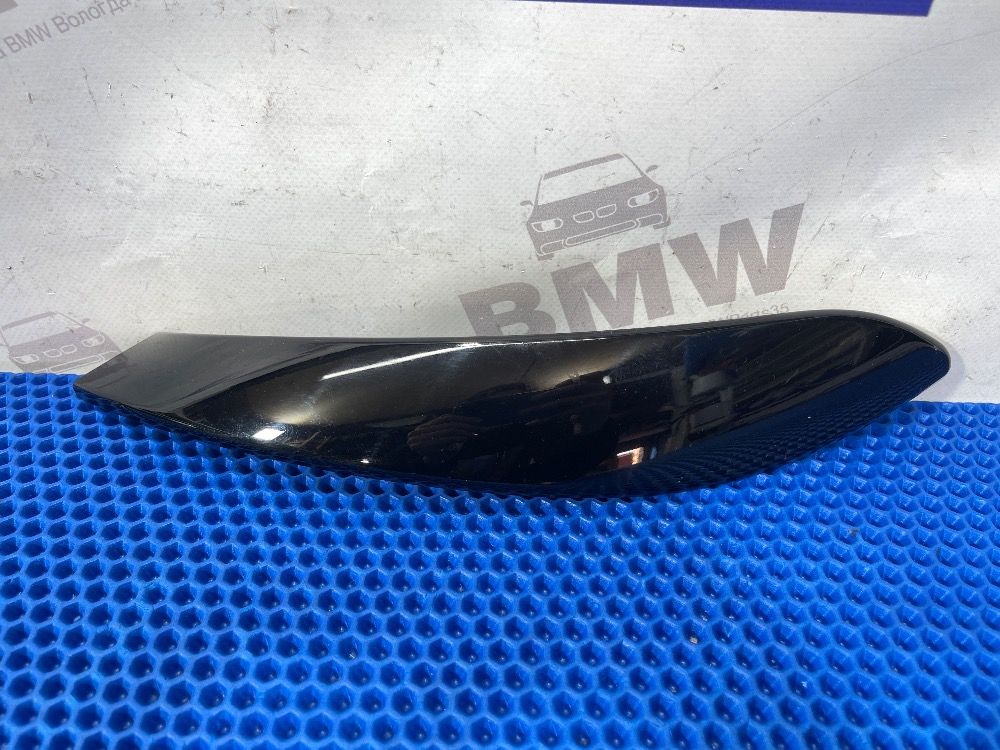 Накладка внутренней ручки правой BMW F30 черная