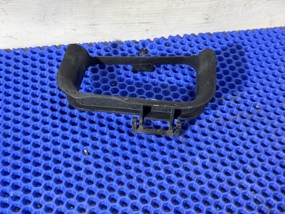 Рамка воздуховода BMW F10, F01, F07