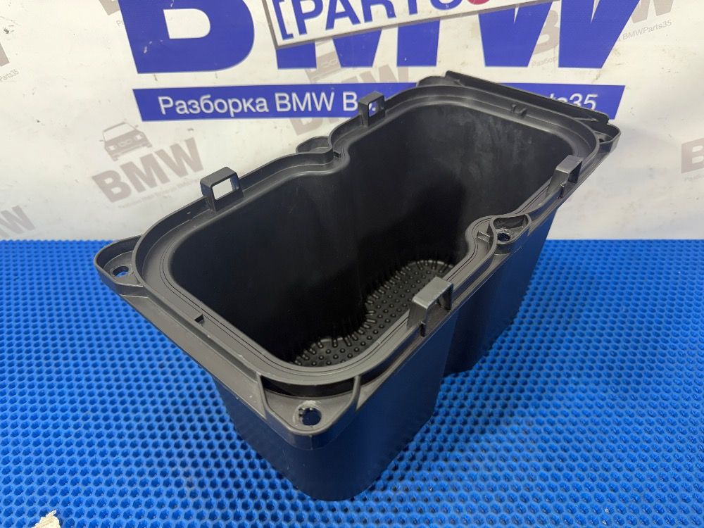 Ящик багажного отделения правый BMW F10