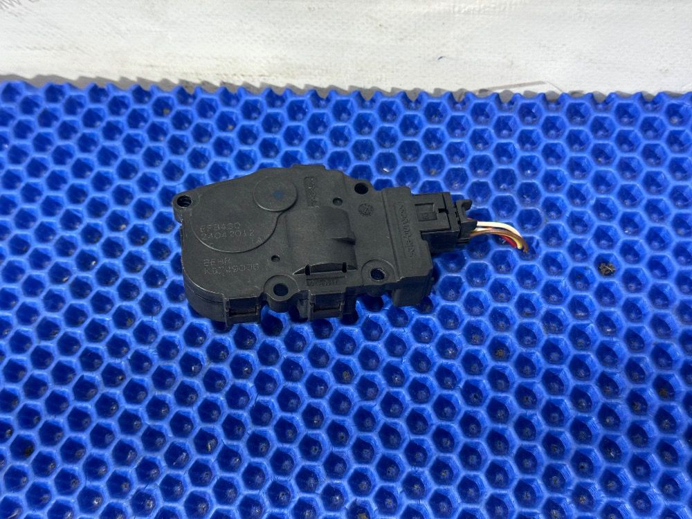 Сервопривод отопителя BMW F10, F11, F07, F01