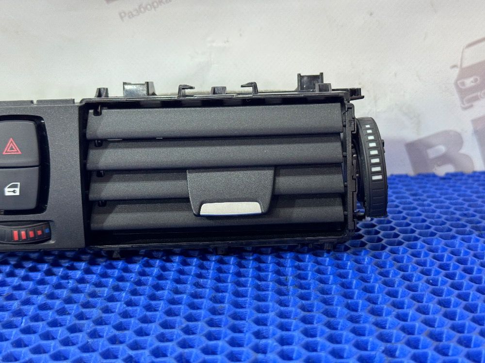 Вентиляционная решетка BMW F30, F34, F32
