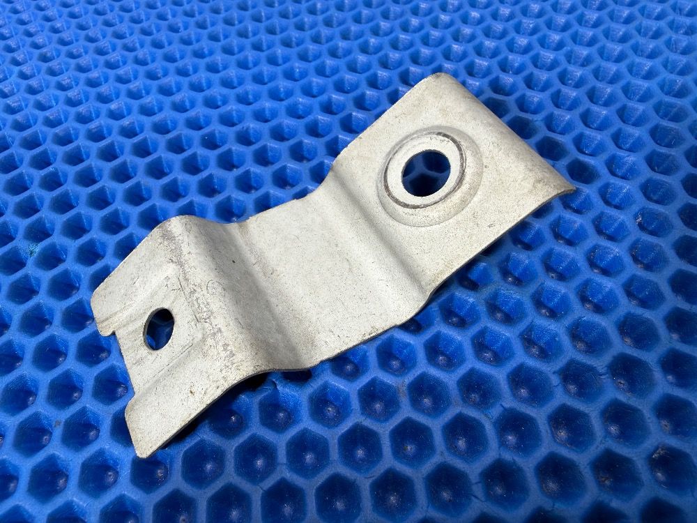 Кронштейн BMW F10, F07, F01 подрамник-защита