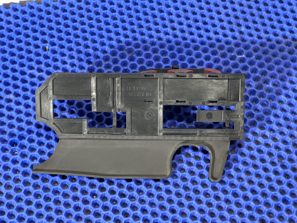 Кронштейн трубок радиатора BMW F10, F01 N55, N57
