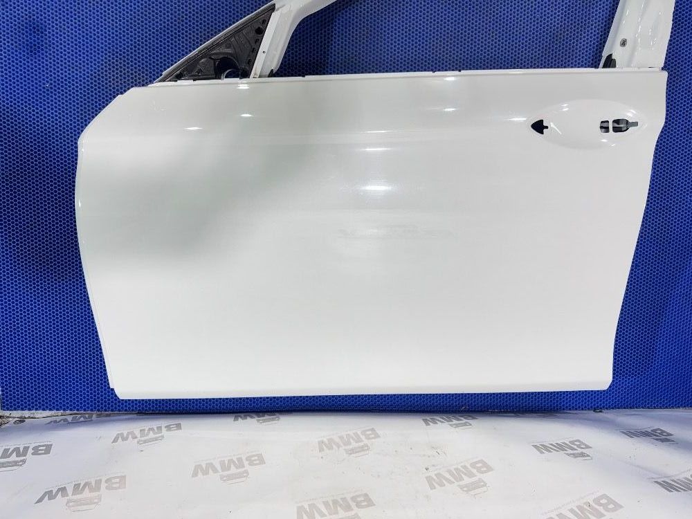 Оригинальная левая дверь BMW F10  Alpinweiss 300