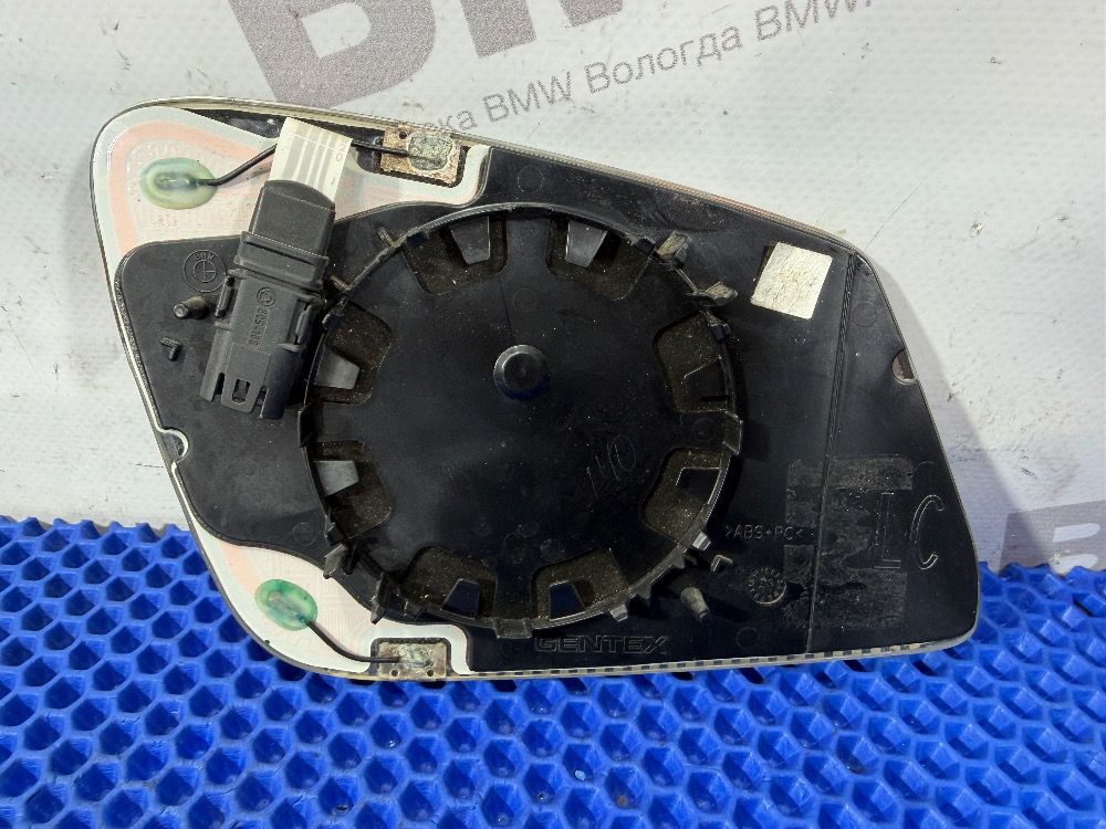 Левый зеркальный элемент BMW F10, F01, F07
