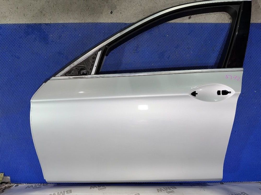 Передняя левая дверь BMW F10 цвет A83 серебро