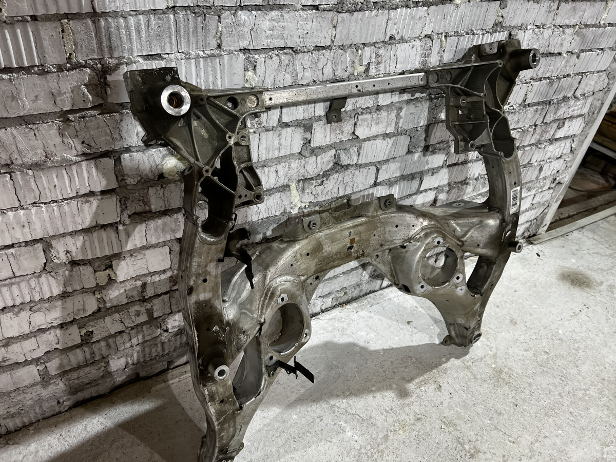 Подрамник передний BMW F10, F07, F01