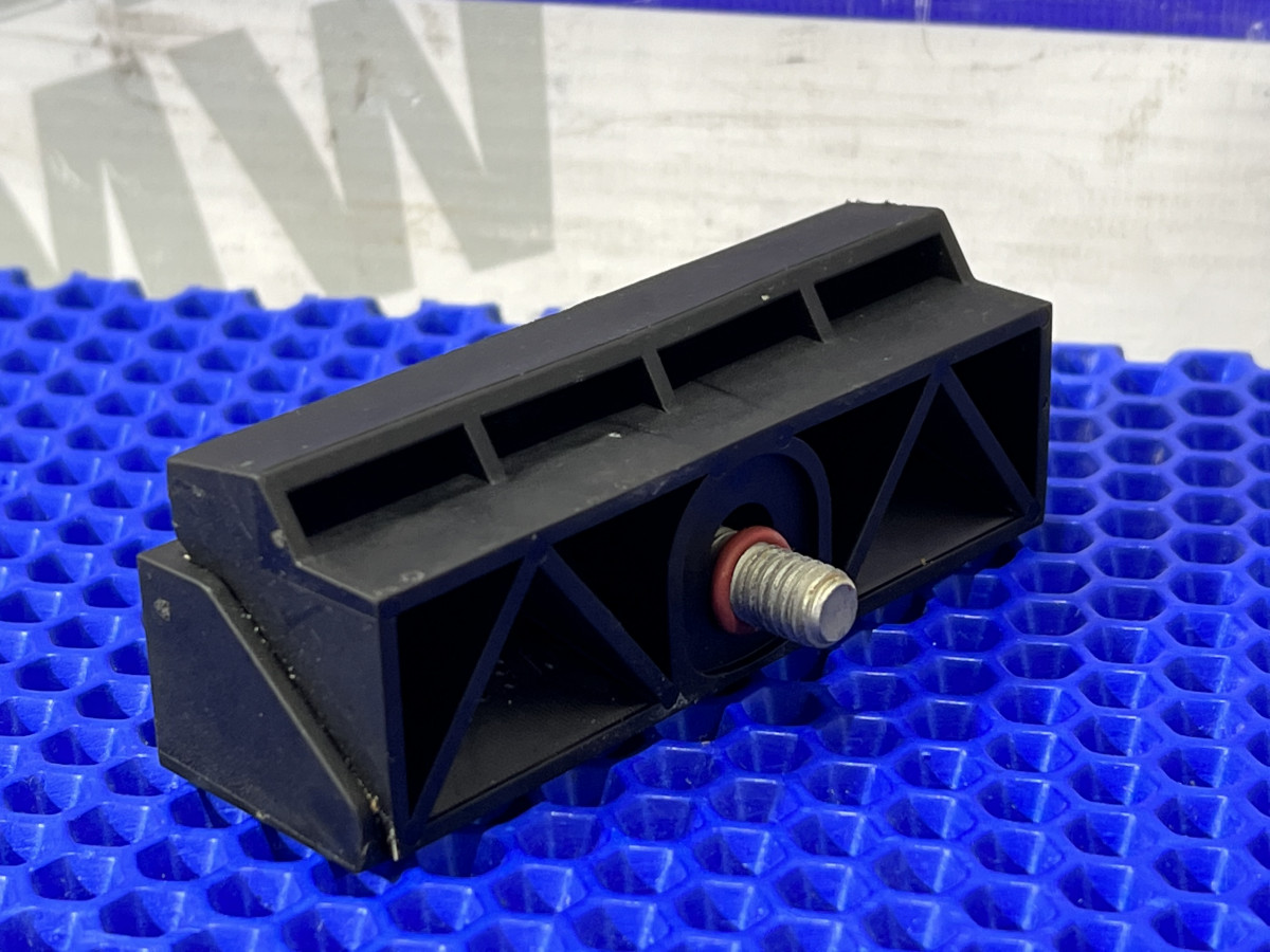 Крепление аккумулятора BMW F10, F07