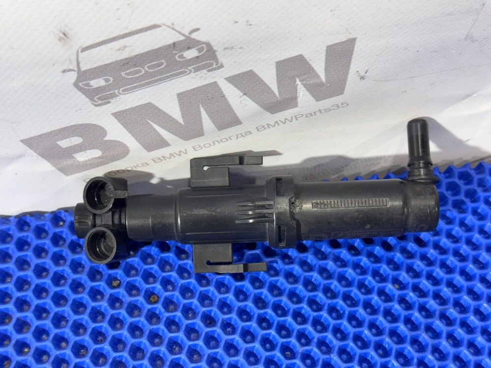 Правая форсунка омывателя фары BMW F10, F07
