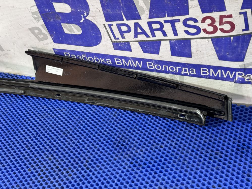 Молдинг задний правый BMW F10 с дефектом