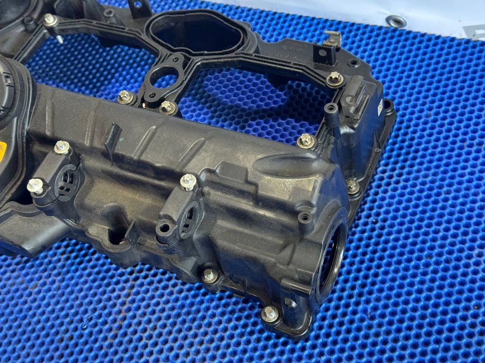 Клапанная крышка BMW F10, F20, F30 мотор N20
