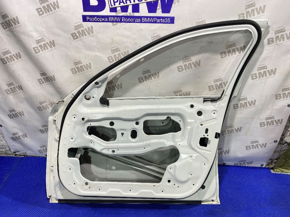 Передняя правая дверь BMW F10 цвет Alpinweiss 300