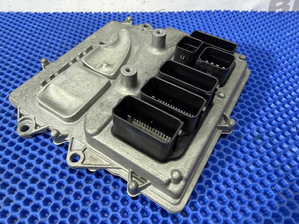 ЭБУ двигателя BMW F10 LCI , F30 LCI  Hybrid MEVD17