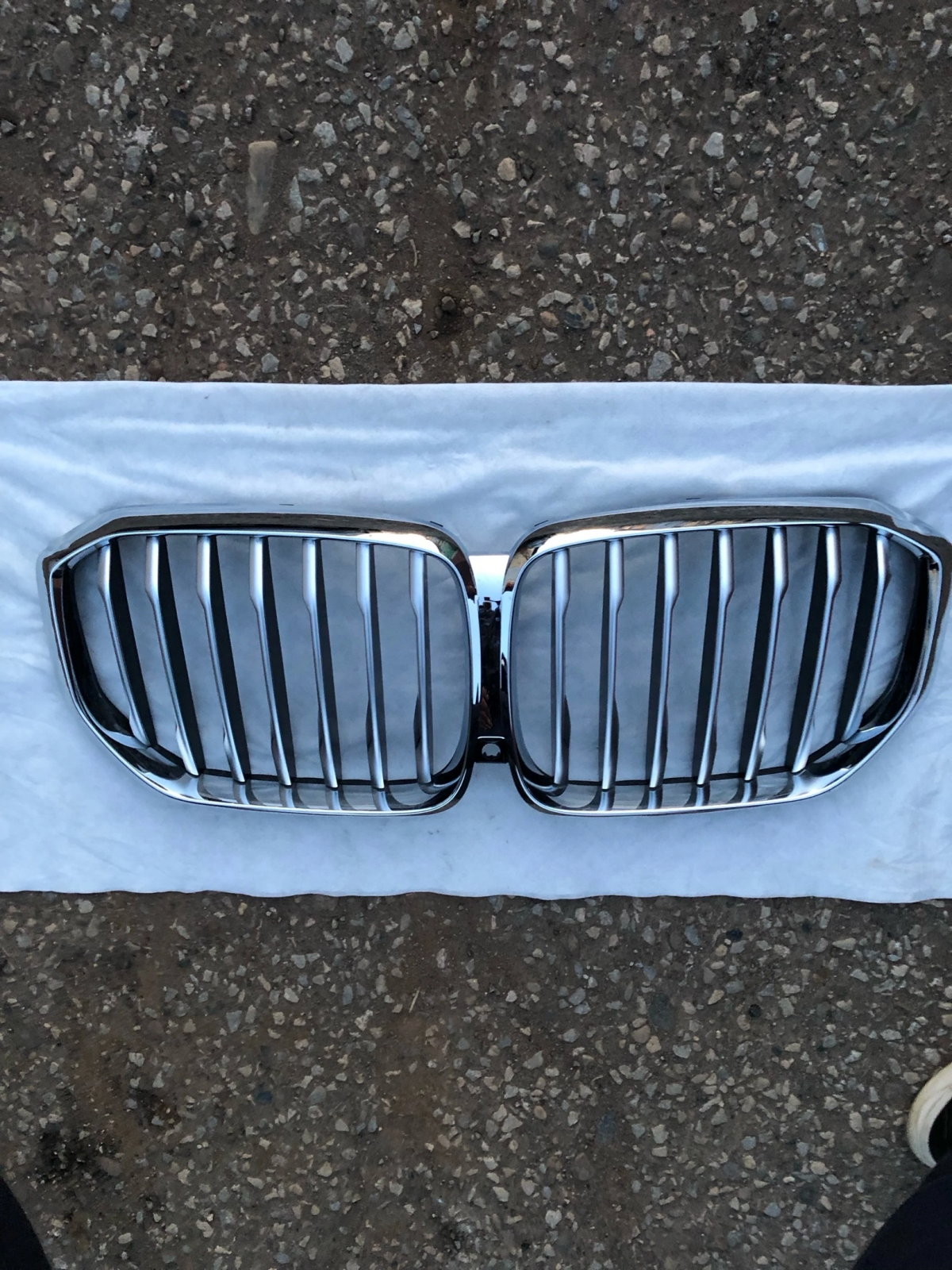 Решетка радиатора BMW G05 новая